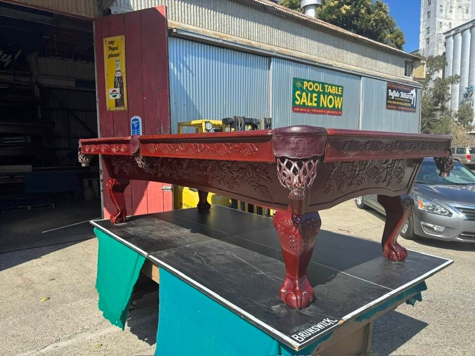 The Vineyard 9ft Pool Table